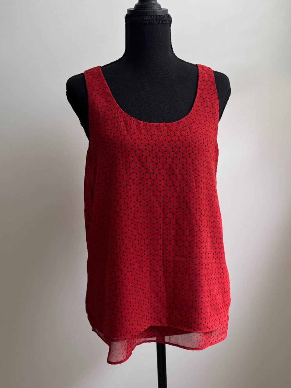 Banana Republic Red Black Geometric Sleeveless Shell Top Blouse Layering